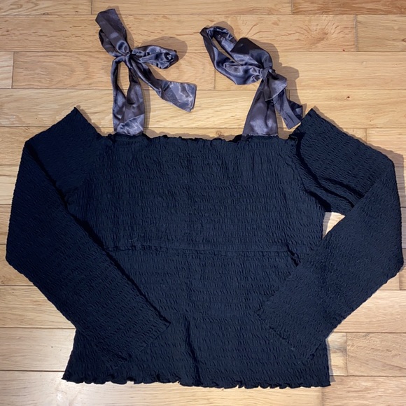 Anthropologie Smocked Bow Tie Cold Shoulder top in Black size XL NWT - Picture 4 of 10